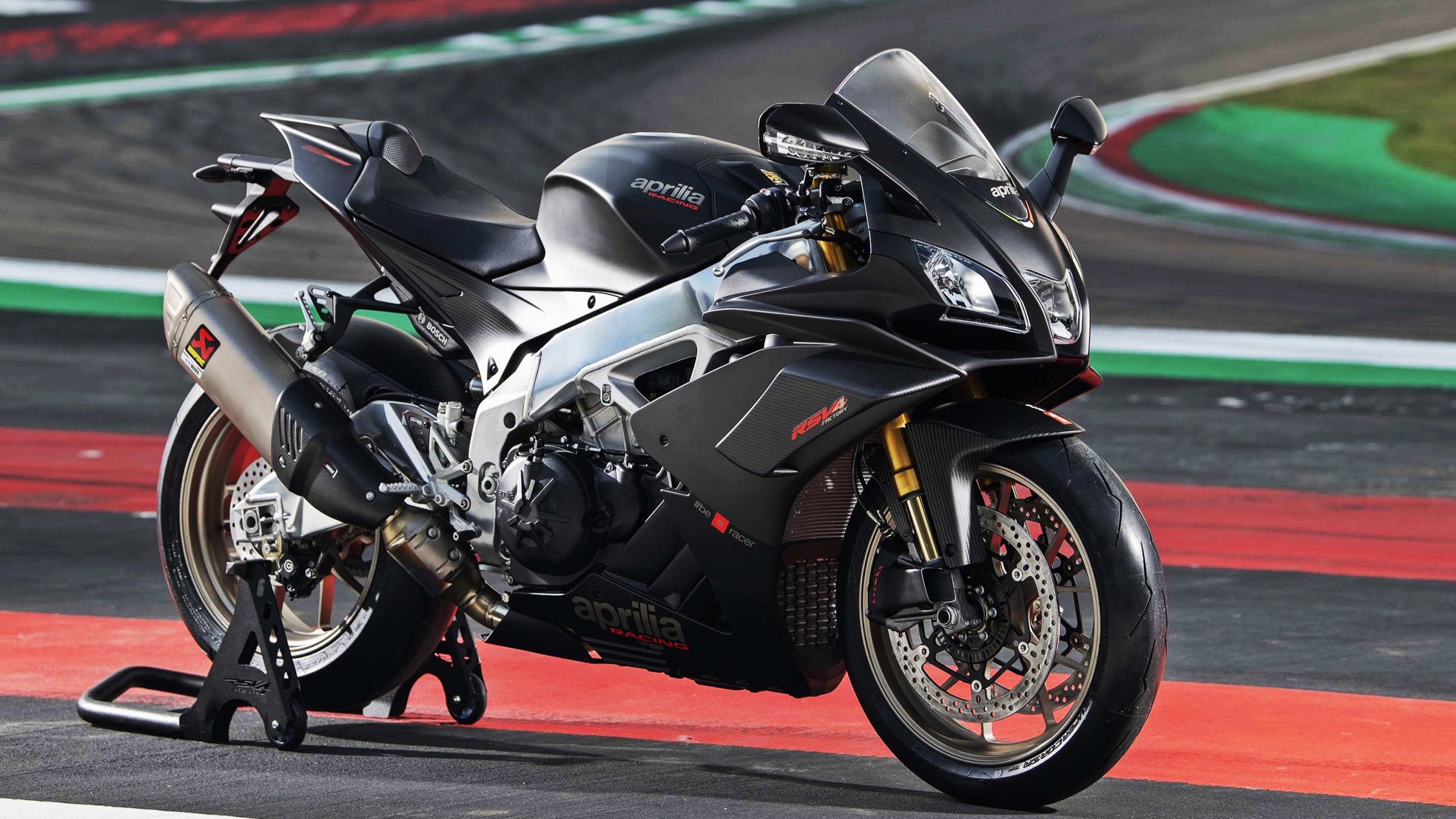 法甲天王对决:瓜迪奥拉式战术的完美展现,瓜迪奥拉决赛变阵